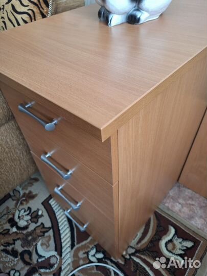 Письменный стол