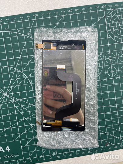 Дисплец для телефона Sony E3