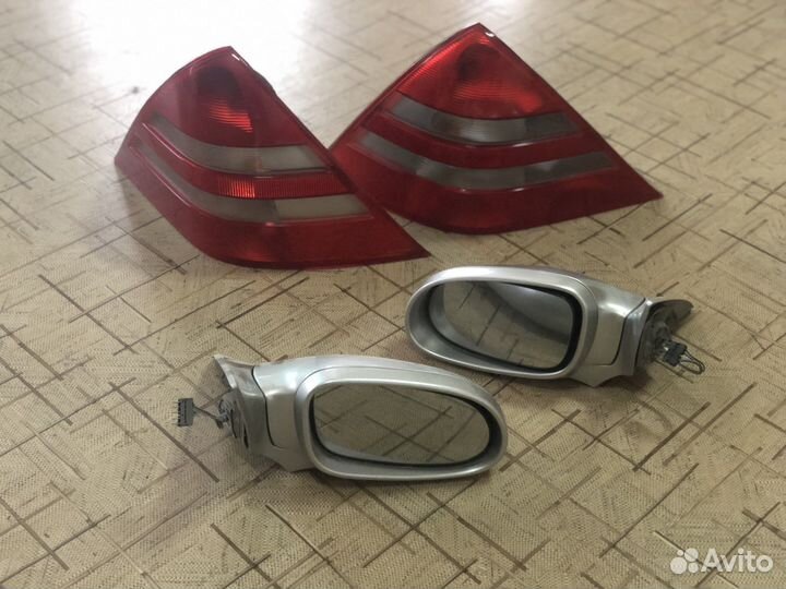 Задние стопы и зеркала заднего вида mercedes r170