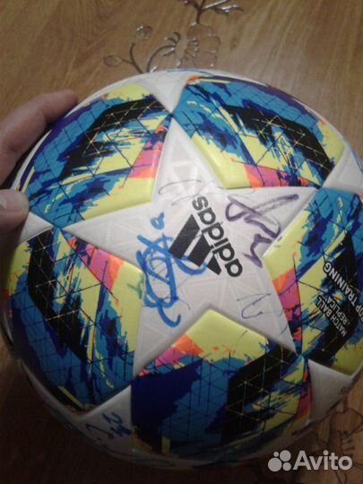 Футбольный мяч Adidas оригинал с автографами игрок