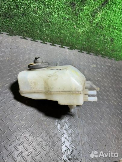 Бачок тормозной жидкости Toyota Prius 1500 2006