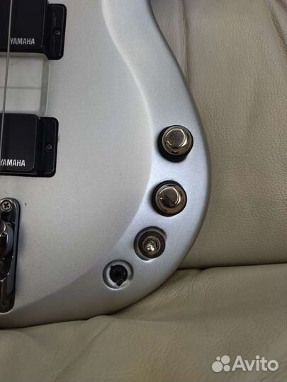 Бас гитара Yamaha rbx 774