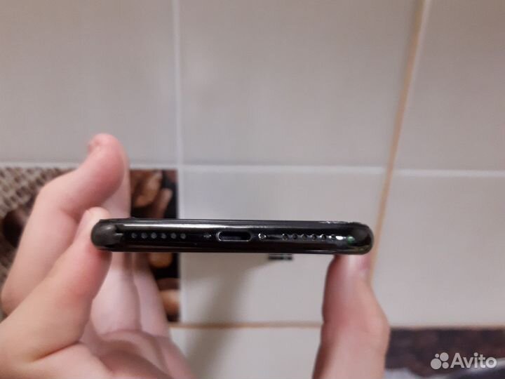 iPhone X, 256 ГБ