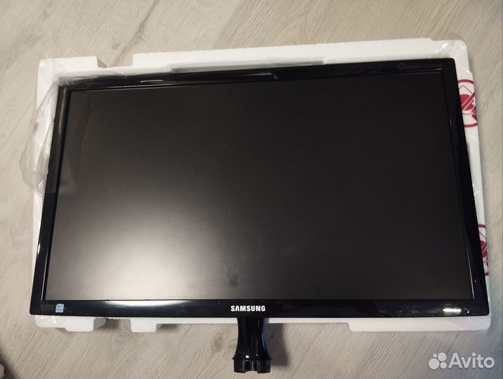Монитор Samsung 23