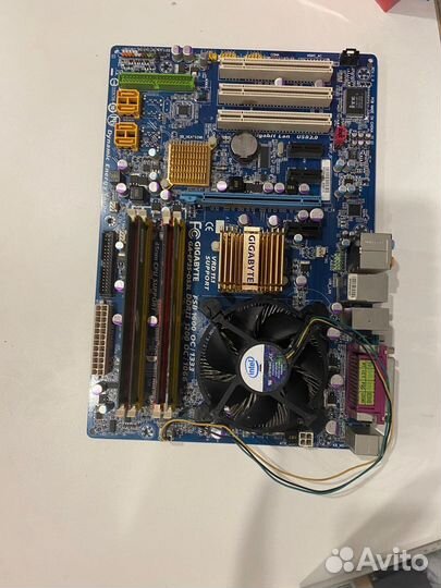 Материнская плата с процессором и памятью