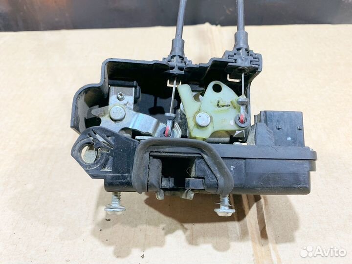 Замок передний правый Chevrolet Captiva (C100)