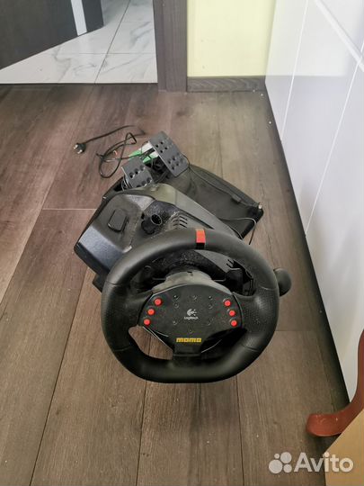 Игровой руль logitech momo racing