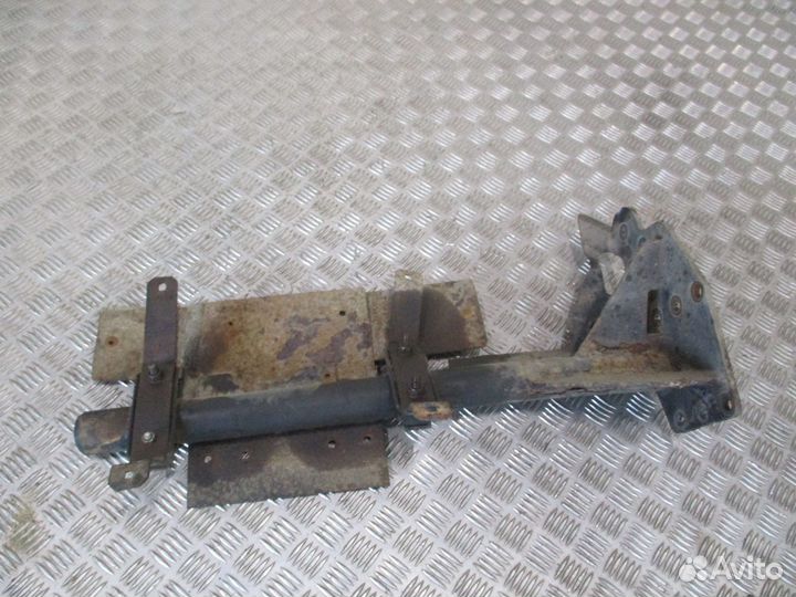 Кронштейн крыла задний левый MAN 81664205603