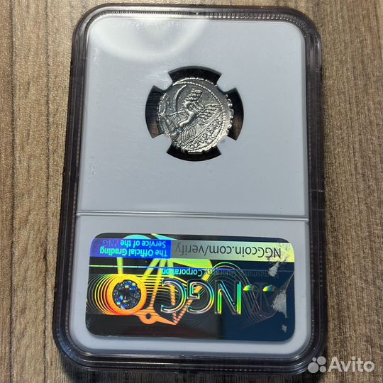 Денарий 83-82 гг. до нашей эры. Римская республика