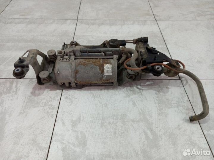 Компрессор пневмоподвески Audi A8 D4 4.2 FSI 2012