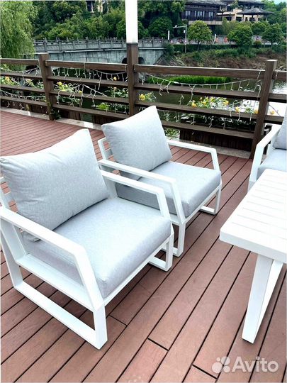 Садовая мебель с подушками