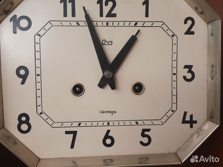 Часы настенные СССР янтарь