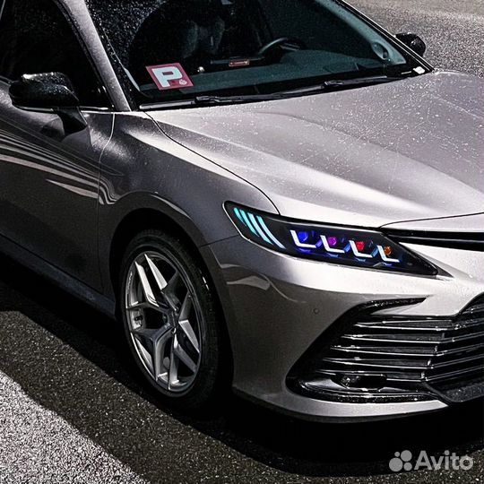 Диодные цветные фары Toyota Camry V70 2018+