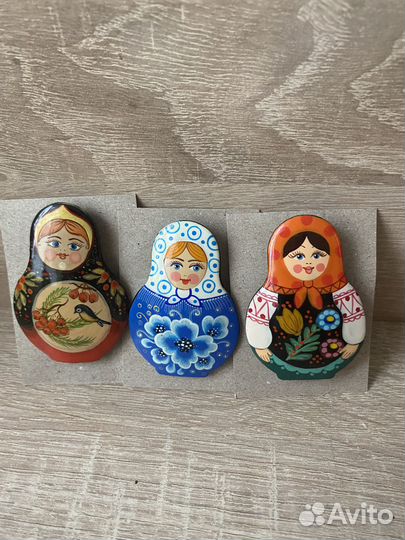 Брошки матрешки