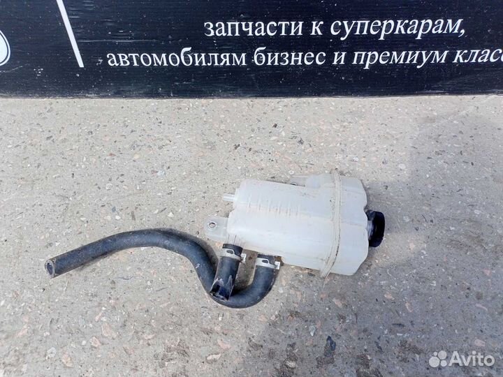 Toyota RAV4 50 2023 расширительный бачок