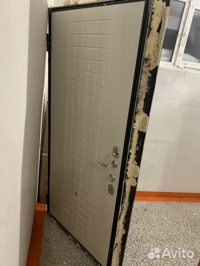 Дверь входная