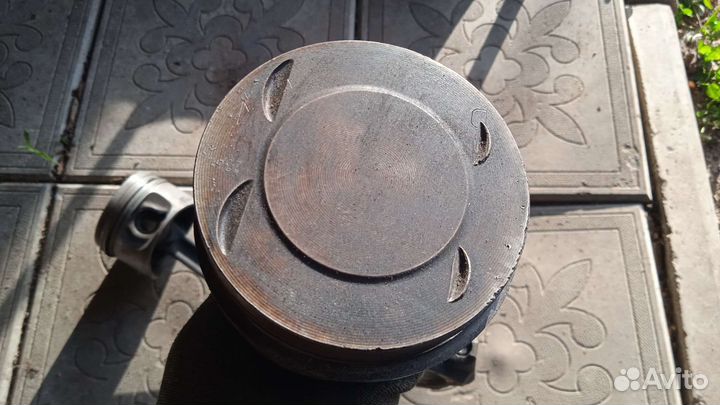 Поршень с шатуном