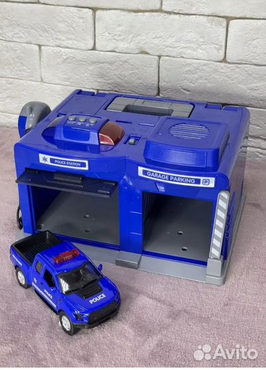 Гараж для машинок полиция