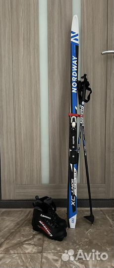 Лыжи и ботинки 34р-р