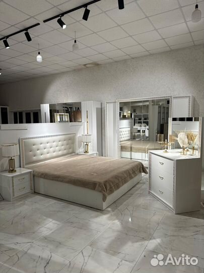 Спальный гарнитур 