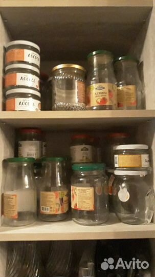 Банки и бутылки разной ёмкости