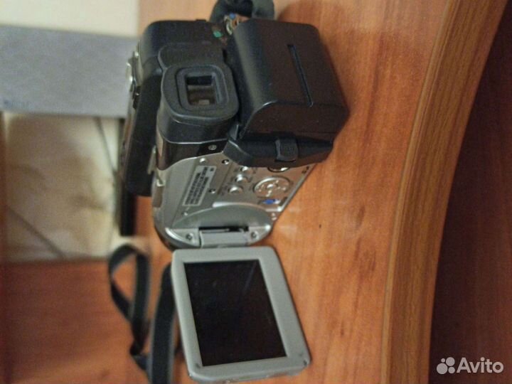 Продаю видео камеру JVC