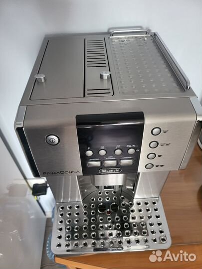 Кофемашина delonghi