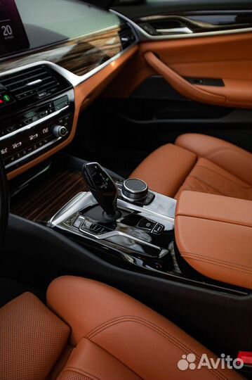 Аренда прокат авто BMW 530I черный