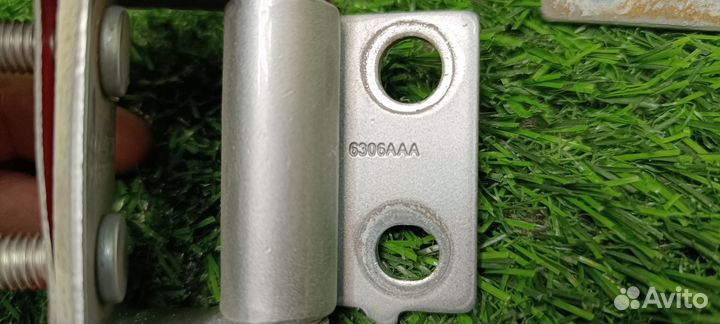 Петли двери багажника Chery Tiggo 4 Pro