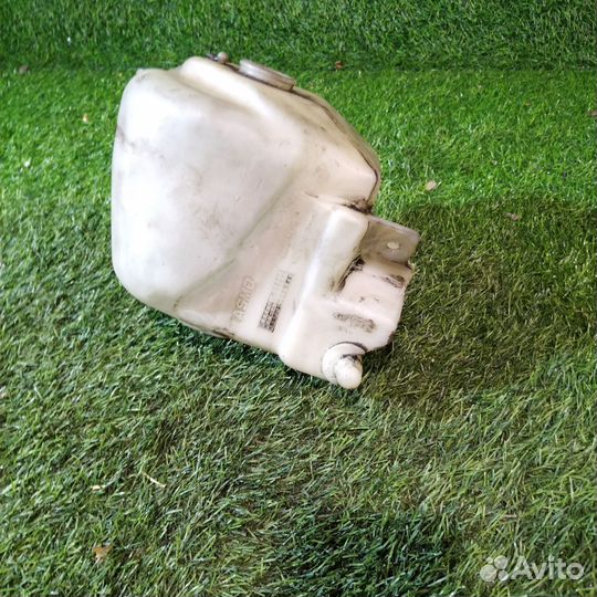 Бачок омывателя Дайхатсу yrv