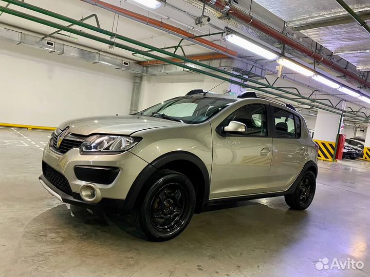Renault Sandero Stepway 1.6 МТ, 2016, битый, 48 390 км