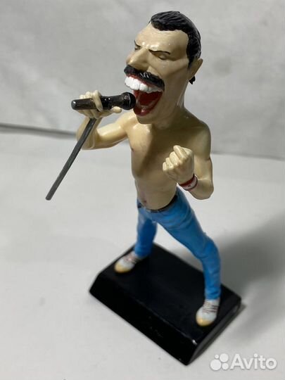 Фигурка Фредди Меркьюри