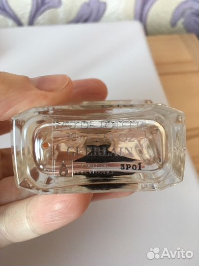 Guerlain la petite robe noire