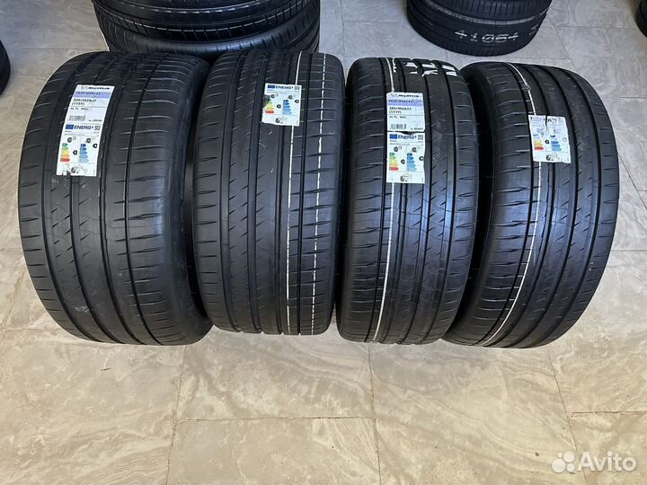 Michelin Pilot Sport 4 S 325/35 R23 и 285/40 R23 115Y