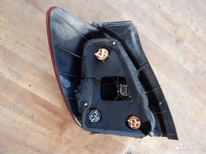 Фонарь задний правый б/у для Toyota Spacio ZZE122