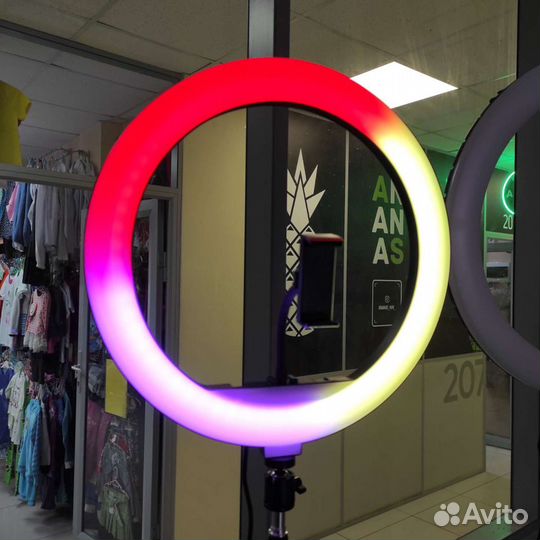 Цветная кольцевая лампа 35см на штативе