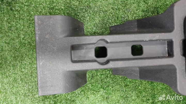 Консоль центральная (без подлокотника) Volvo XC90