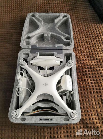 Квадрокоптер dji phantom 4