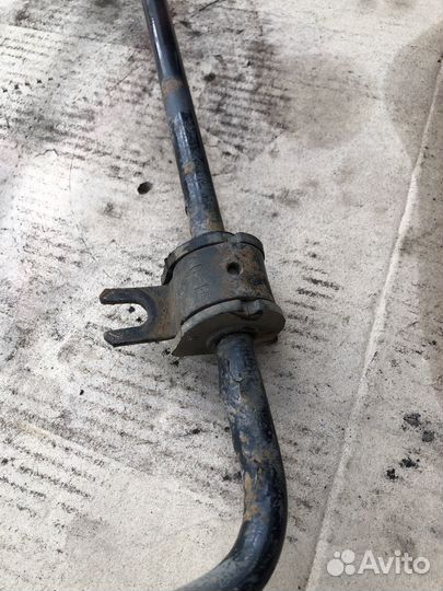 Задний стабилизатор Renault Duster