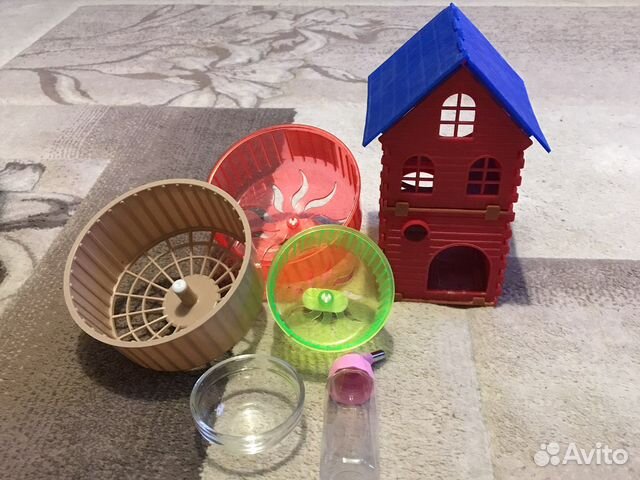 Домик, колесо, поилка, кормушка для хомячков