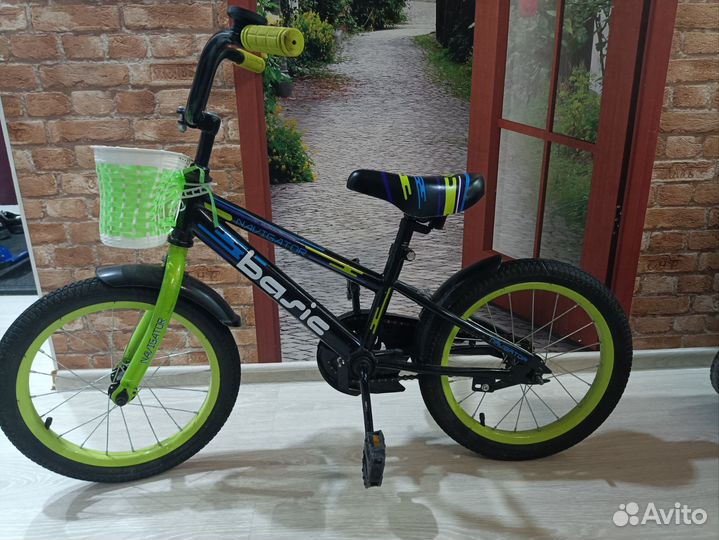 Детский двух колёсный велосипед с поддер. колесами