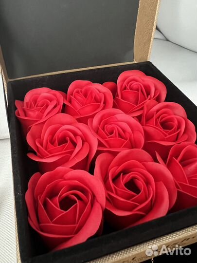 Подарок для девушки на 8 марта