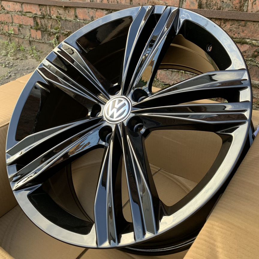 Литые диски Powcan 9×R20 5×130