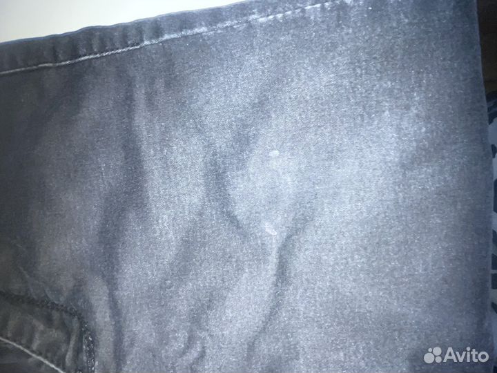 Джинсы с молнией сзади