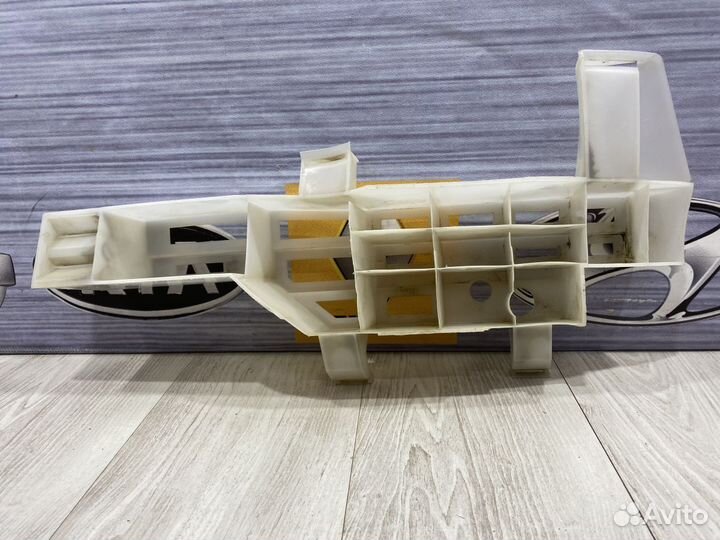 Усилитель зад бампера абсорбер Renault symbol Прав