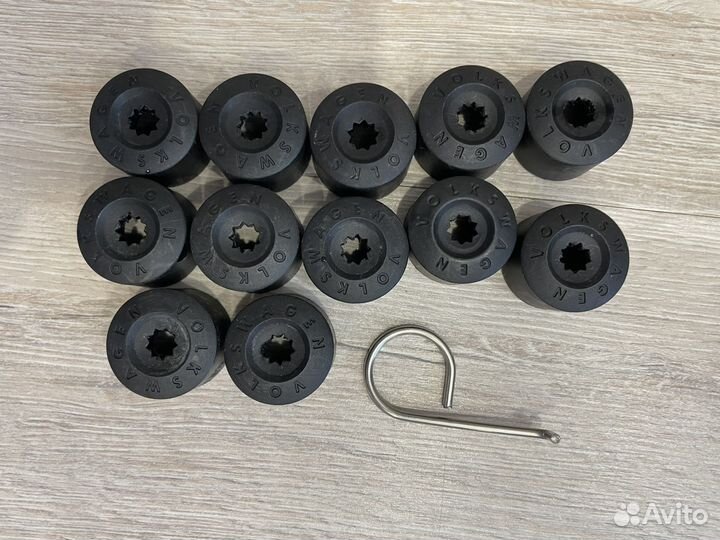 Колпачки на колесные болты VAG