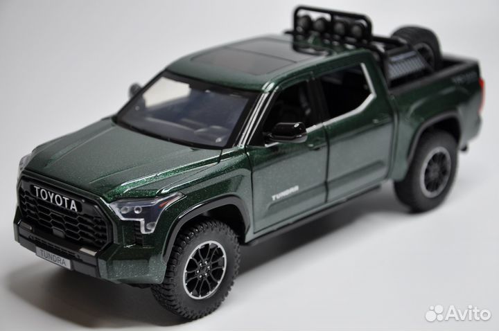 Модель автомобиля Toyota Tundra металл