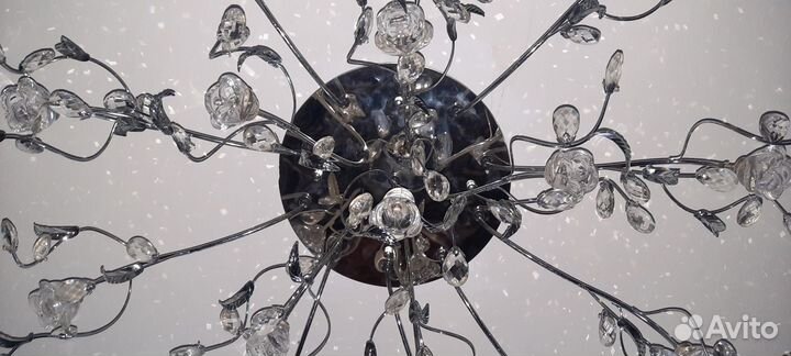 Продаю люстру