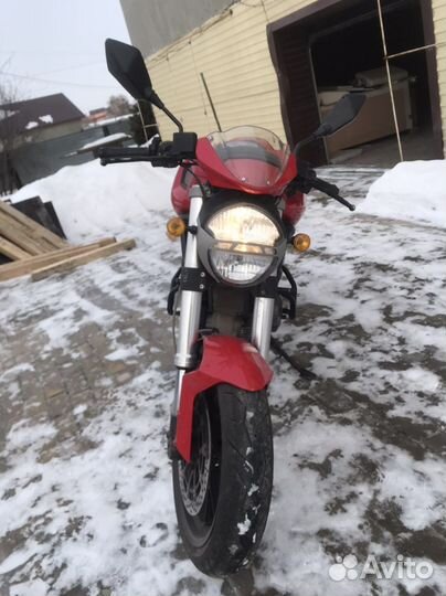 Ducati Monster 696
