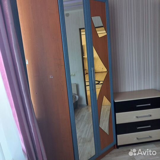 Шкаф угловой